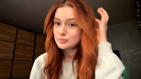 Snapshot of lucretiareisen chatting on 27, 3, 2026 EmmaEmbers online show from 27, 3, 2026