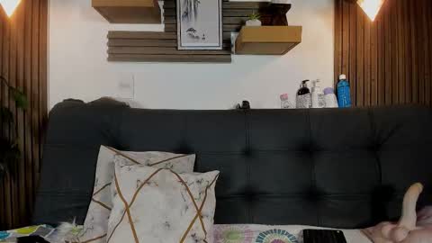 Lucy online show from 25, 3, 2026