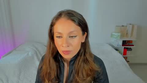 Snapshot of lucy__ray chatting on 1, 5, 2026 lucy__ray online show from 1, 5, 2026