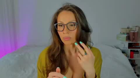 Snapshot of lucy__ray chatting on 4, 5, 2026 lucy__ray online show from 4, 5, 2026