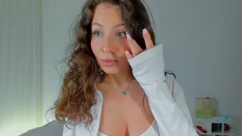 Snapshot of lucy__ray chatting on 6, 6, 2026 lucy__ray online show from 6, 6, 2026