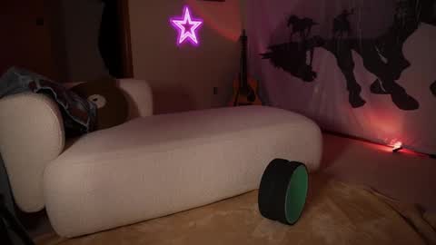 Lucy. online show from 17, 2, 2025