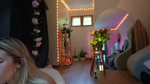 Snapshot of lucy_gooosey chatting on 22, 7, 2026 Lucy. online show from 22, 7, 2026