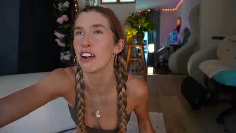 Snapshot of lucy_gooosey chatting on 24, 7, 2026 Lucy. online show from 24, 7, 2026