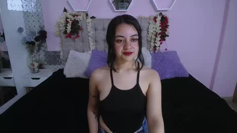 lucy_harris_ online show from 7, 3, 2025