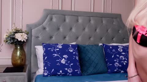 LucyAddison online show from 18, 1, 2025