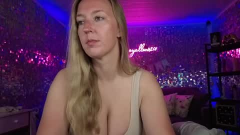 lucyallen4201 online show from 18, 5, 2026