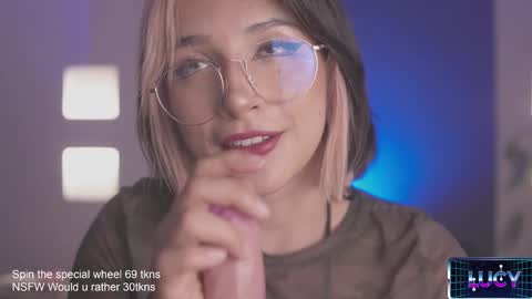 Snapshot of lucyallenx chatting on 1, 3, 2025 Lucy Alien online show from 1, 3, 2025