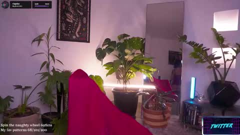 Snapshot of lucyallenx chatting on 30, 9, 2025 Lucy Alien online show from 30, 9, 2025