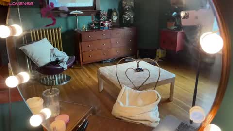 lucydreamsbaby online show from 28, 2, 2025