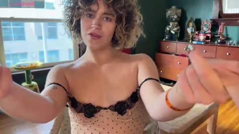 lucydreamsbaby online show from 11, 3, 2025