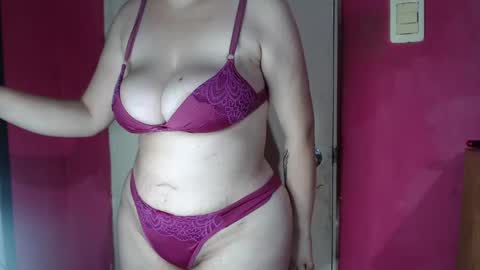 Snapshot of lucykat1 chatting on 4, 2, 2025 Lucy online show from 4, 2, 2025