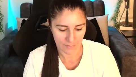 Snapshot of lucyli_ chatting on 31, 5, 2026 LUCY online show from 31, 5, 2026