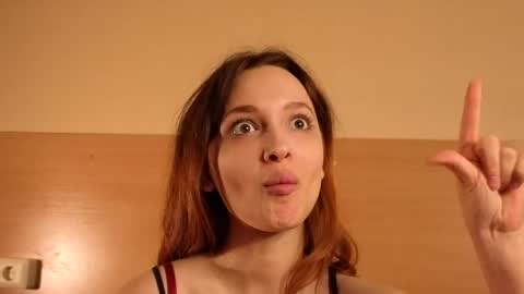 Snapshot of lucynear chatting on 6, 6, 2026 Lucy online show from 6, 6, 2026