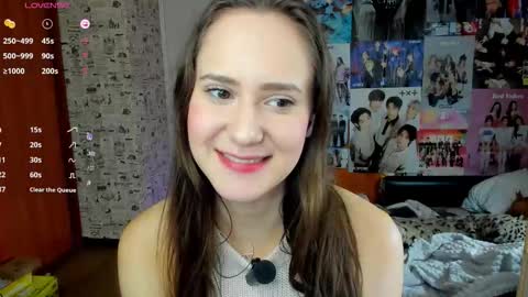 Snapshot of lucyrose33 chatting on 20, 9, 2025 Lucy Rose online show from 20, 9, 2025