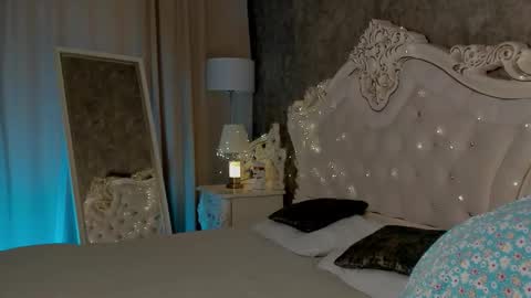 Snapshot of lucyshaw chatting on 5, 10, 2025 Lucy online show from 5, 10, 2025