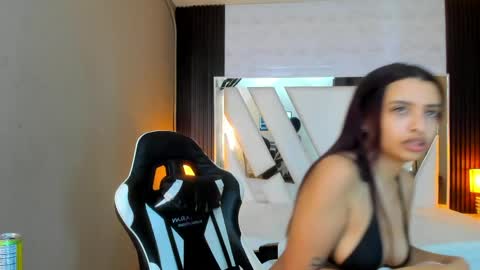 Snapshot of lucyskinny chatting on 16, 5, 2026 LUCY online show from 16, 5, 2026