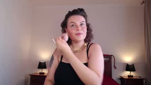 Snapshot of lucywmiller chatting on 21, 10, 2025 Call me Lucy online show from 21, 10, 2025