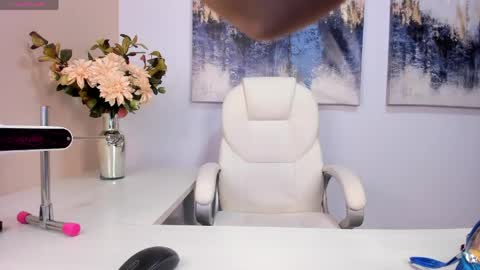 Lucy Liiu online show from 9, 4, 2026