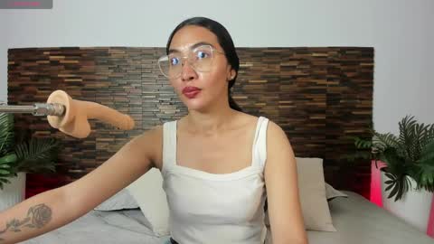 Lucy Liiu online show from 9, 6, 2026