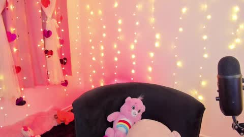 LUCYY FROM HOME  online show from 25, 2, 2025