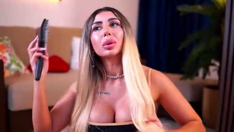 LucyRose online show from 31, 7, 2026