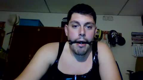 Snapshot of luis2423 chatting on 26, 9, 2025 A slave to the mistress.. un esclavo para las amas dominantes. online show from 26, 9, 2025