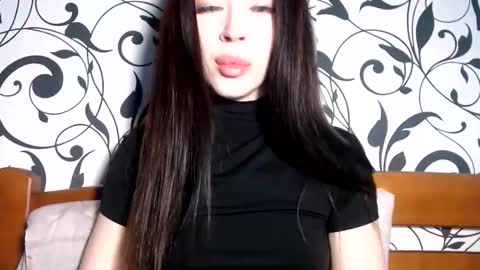 Snapshot of luisa_domina chatting on 9, 6, 2026 luisa lovedom online show from 9, 6, 2026