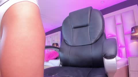 Snapshot of luisajonnes_ chatting on 29, 4, 2026 Luisa online show from 29, 4, 2026