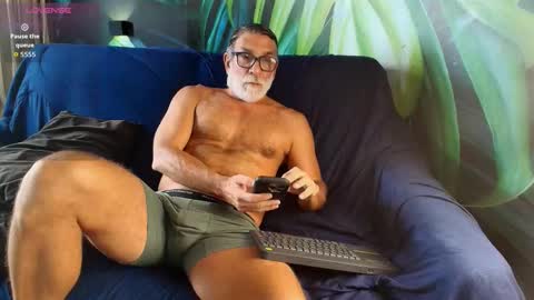 Snapshot of lukecrews chatting on 6, 2, 2026 Luke Crews online show from 6, 2, 2026