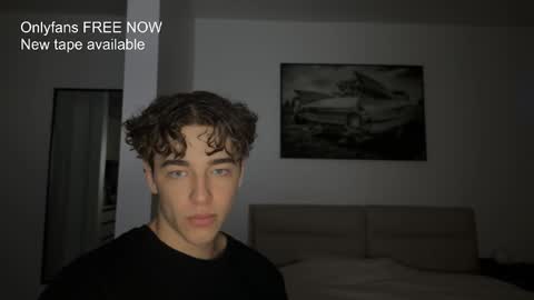 Snapshot of lukedesirable chatting on 3, 12, 2025 lukedesirable online show from 3, 12, 2025