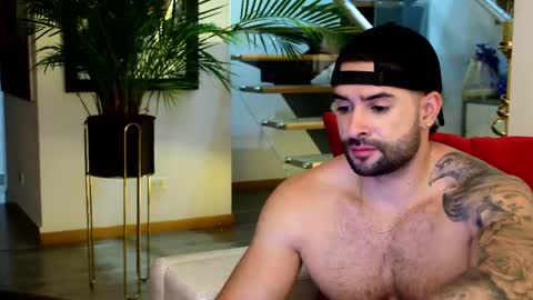 Lukhas f4f online show from 14, 4, 2026