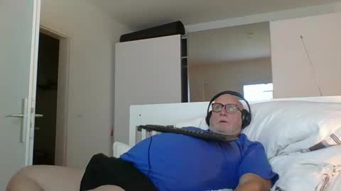 Snapshot of luley58 chatting on 15, 9, 2025 luley58 online show from 15, 9, 2025