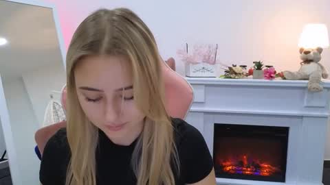 Lily online show from 16, 9, 2025