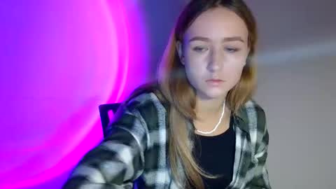 Lulu Baby18 online show from 12, 10, 2025