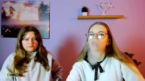 Snapshot of lulu_fly_ chatting on 15, 10, 2025 lulu_fly_ online show from 15, 10, 2025