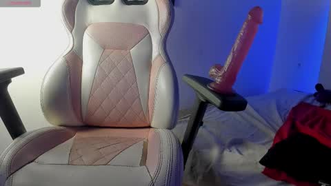 Snapshot of lulu_js_ chatting on 14, 10, 2025 elizabeth online show from 14, 10, 2025