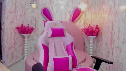 Snapshot of lulu_litle chatting on 19, 9, 2025 lulu_litle online show from 19, 9, 2025