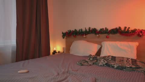 Snapshot of lulu_lovett chatting on 28, 12, 2024 lulu_lovett online show from 28, 12, 2024