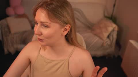 Snapshot of lulu_lovett chatting on 19, 2, 2025 lulu_lovett online show from 19, 2, 2025