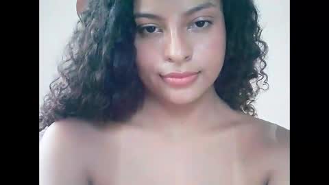 Snapshot of lulupeach317 chatting on 1, 11, 2025 lulupeach317 online show from 1, 11, 2025