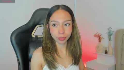 Snapshot of luluuberry chatting on 23, 11, 2025 luluuberry online show from 23, 11, 2025