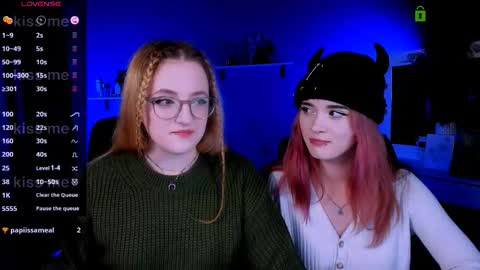 Snapshot of luna_berryy chatting on 3, 10, 2025 luna_berryy online show from 3, 10, 2025