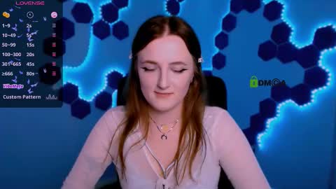 luna_berryy online show from 26, 11, 2025