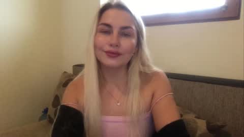 Snapshot of luna_blazer chatting on 10, 11, 2025 luna_blazer online show from 10, 11, 2025