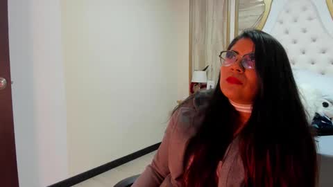 luna  online show from 23, 9, 2025