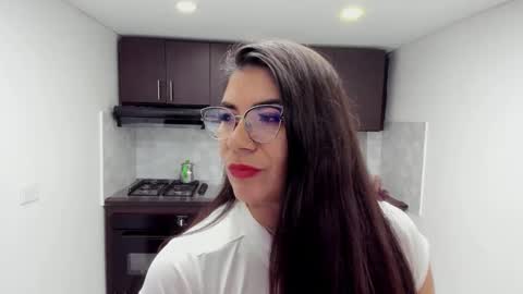 luna  online show from 28, 10, 2025