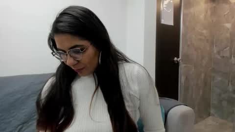 luna  online show from 23, 11, 2025