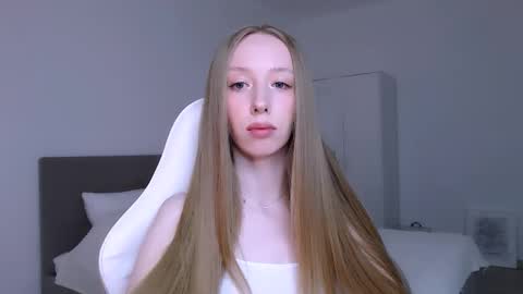 Luna online show from 9, 3, 2026