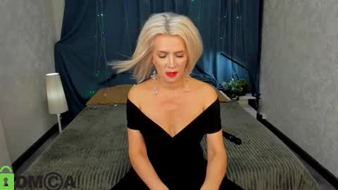 luna_lew1s online show from 18, 11, 2025